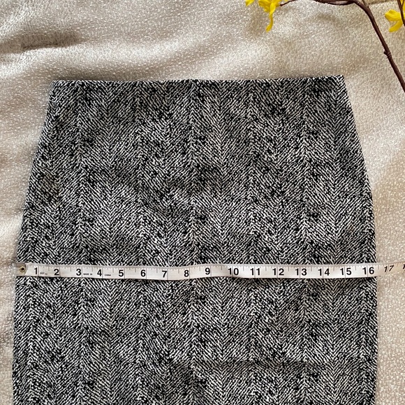 EXPRESS High Waisted Jacquard Pencil Skirt - Picture 5 of 8